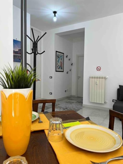 3 Fermate Dal Colosseo - Casa Vacanze Elena - 50 M Da Metro Garbatella Rome Exterior photo