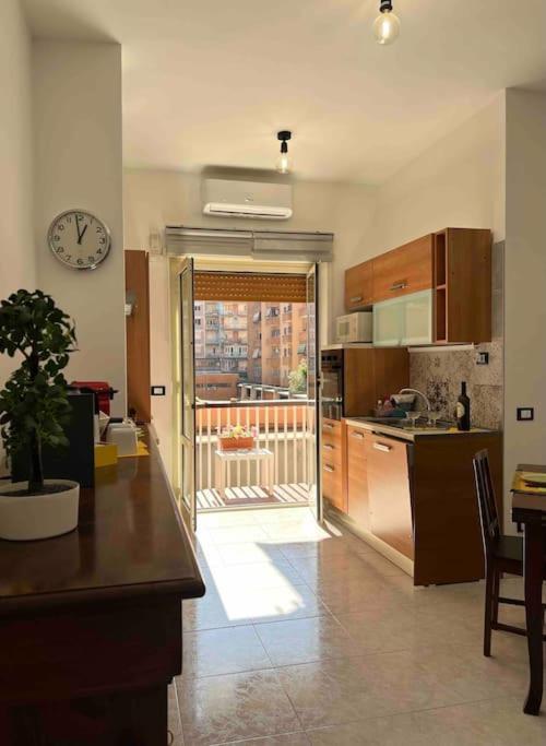 3 Fermate Dal Colosseo - Casa Vacanze Elena - 50 M Da Metro Garbatella Rome Exterior photo