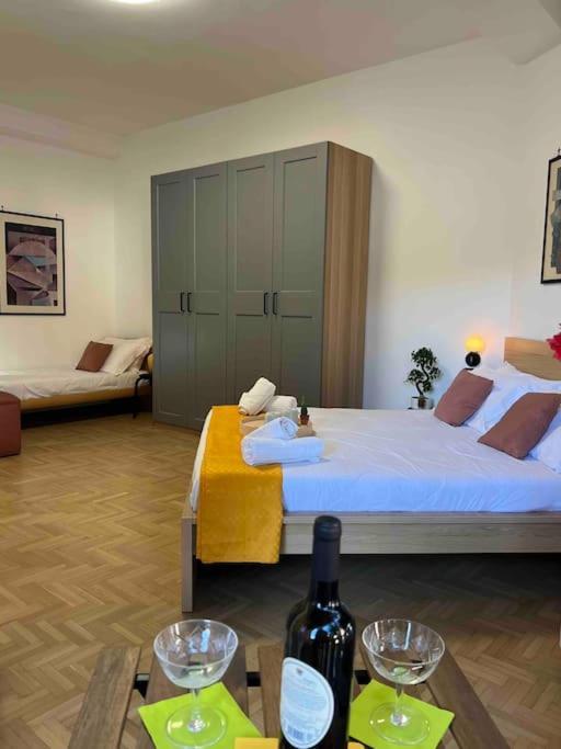 3 Fermate Dal Colosseo - Casa Vacanze Elena - 50 M Da Metro Garbatella Rome Exterior photo